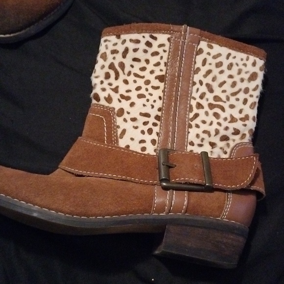 Cute brown ankle boots - Picture 2 of 4